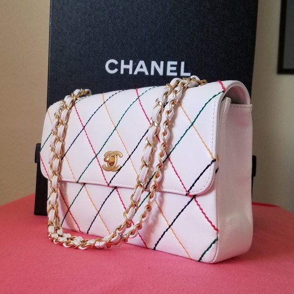 Chanel White Leather Classic Flap medium bag - Picture 2 of 8